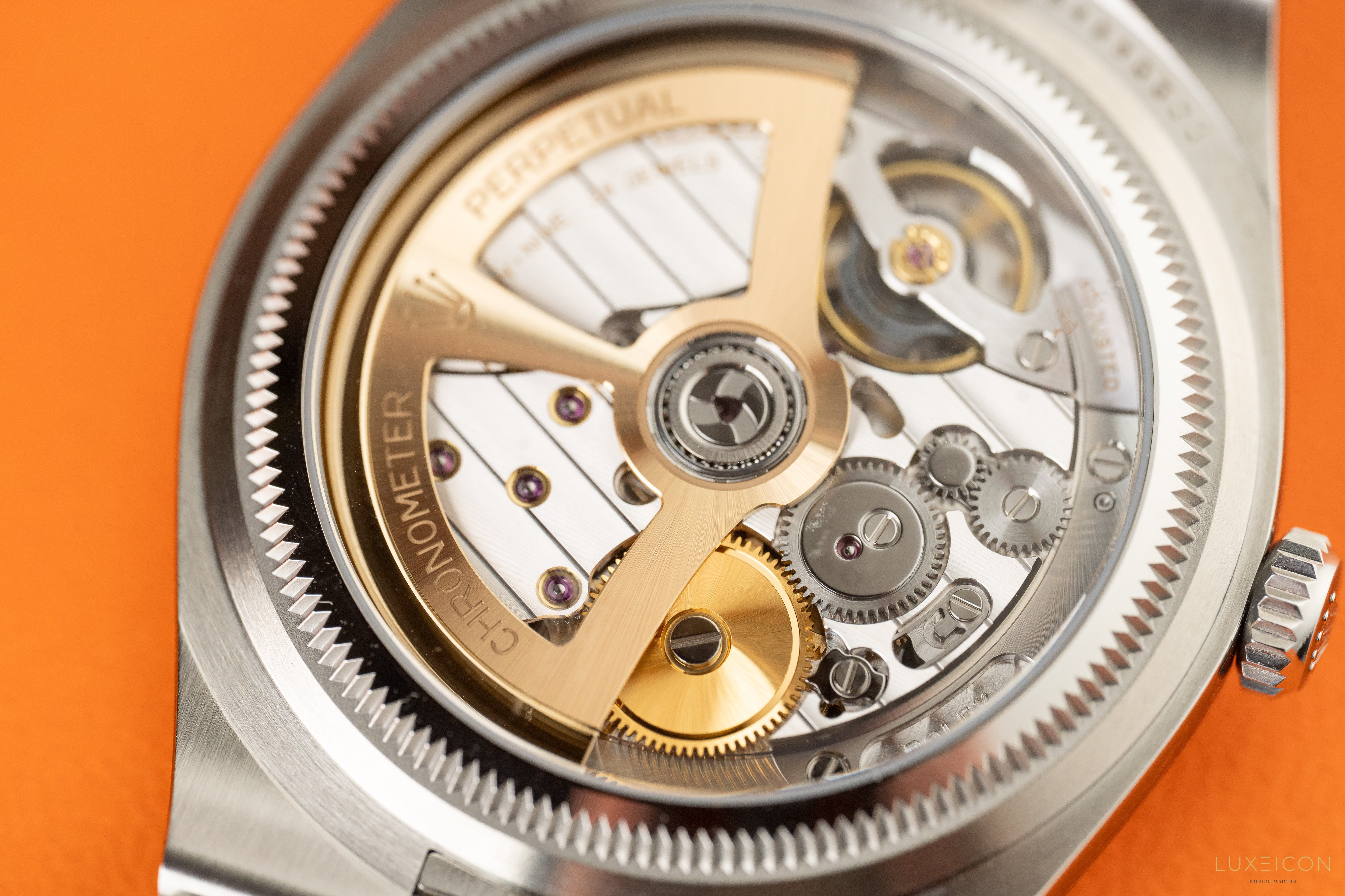 Rolex Land Dweller Oystersteel White Gold 40mm White Honeycomb Motif Dial 127334