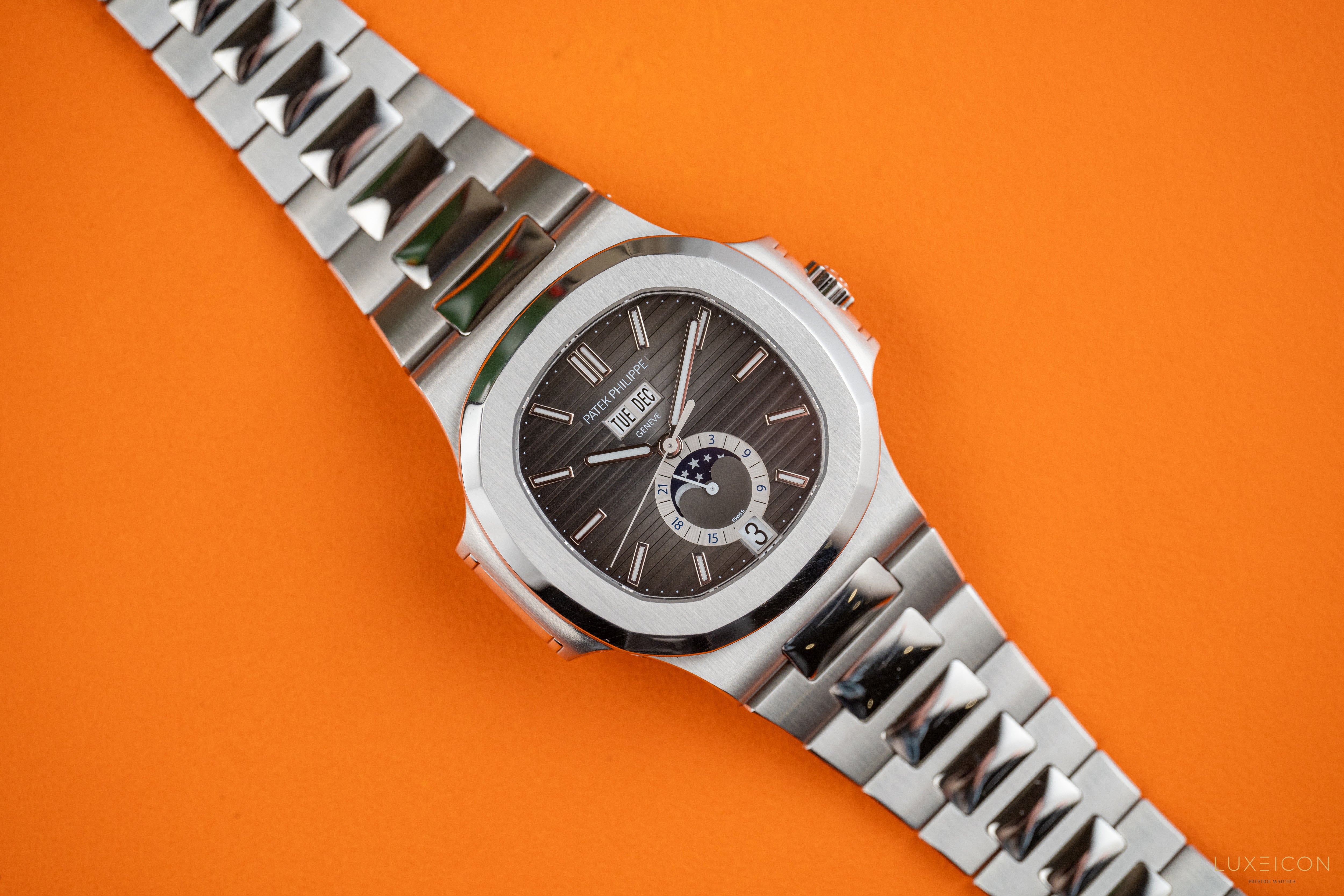 Patek Philippe Nautilus 40mm Stainless Steel 5726A-001 Grey dial