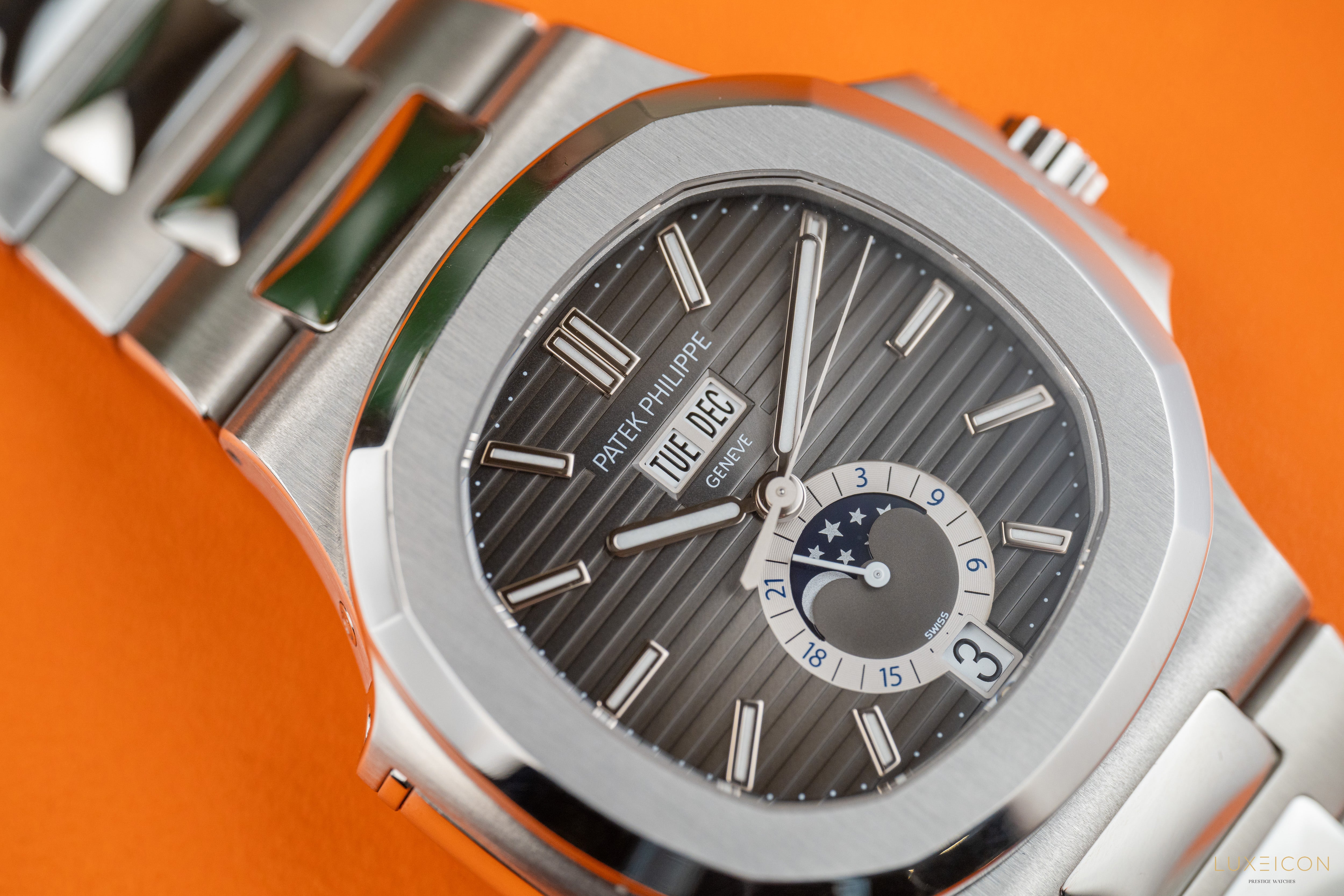Patek Philippe Nautilus 40mm Stainless Steel 5726A-001 Grey dial