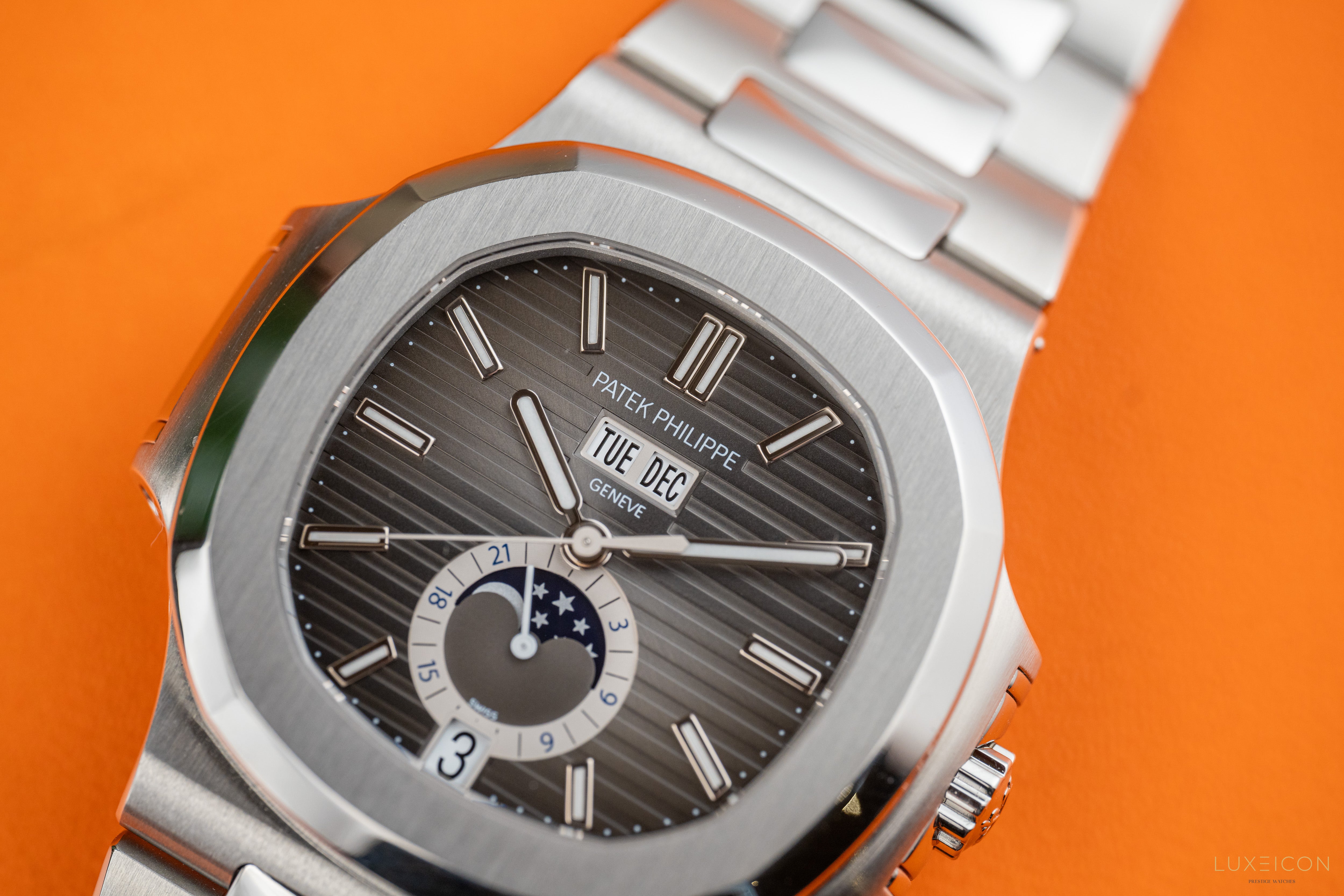 Patek Philippe Nautilus 40mm Stainless Steel 5726A-001 Grey dial