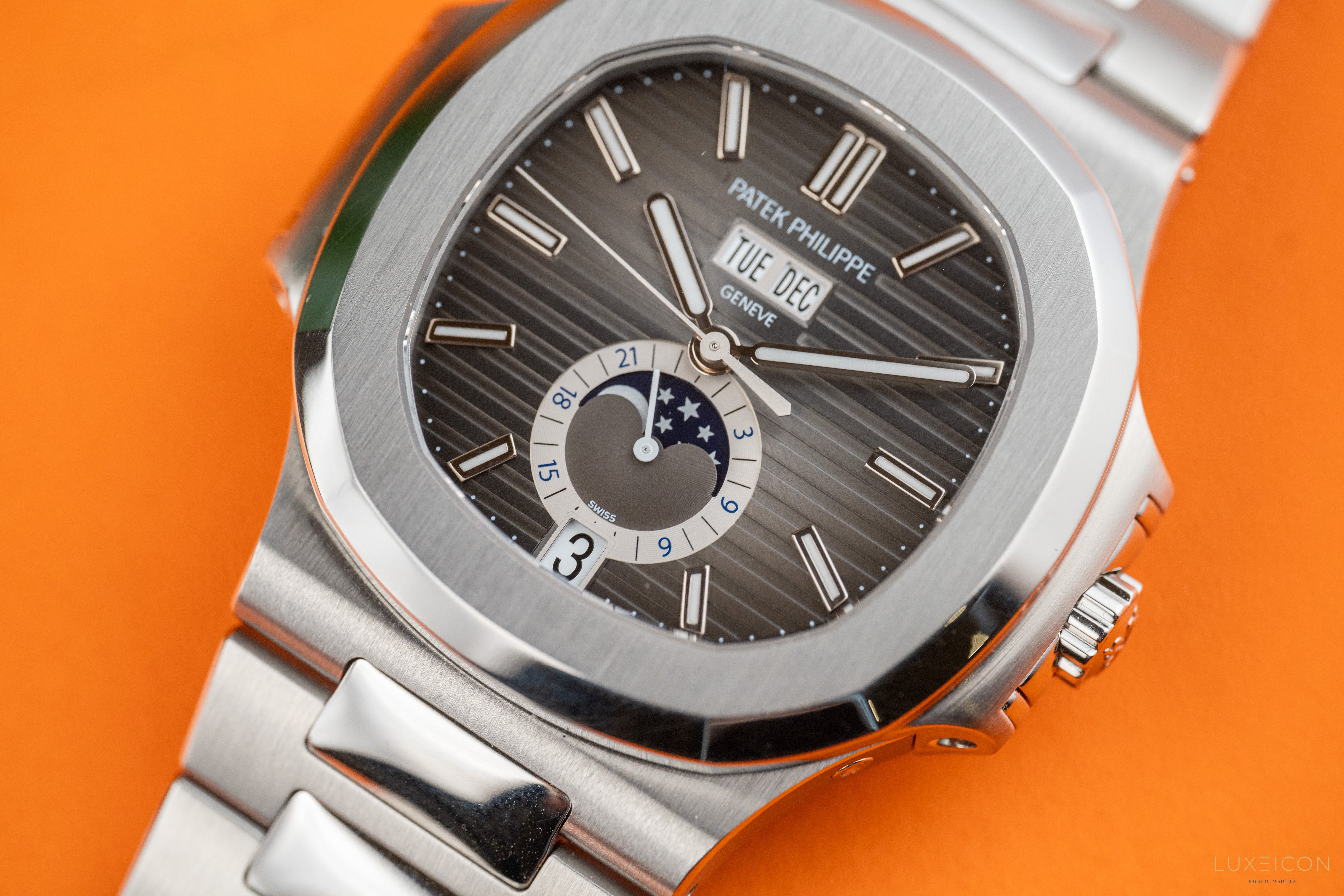 Patek Philippe Nautilus 40mm Stainless Steel 5726A-001 Grey dial