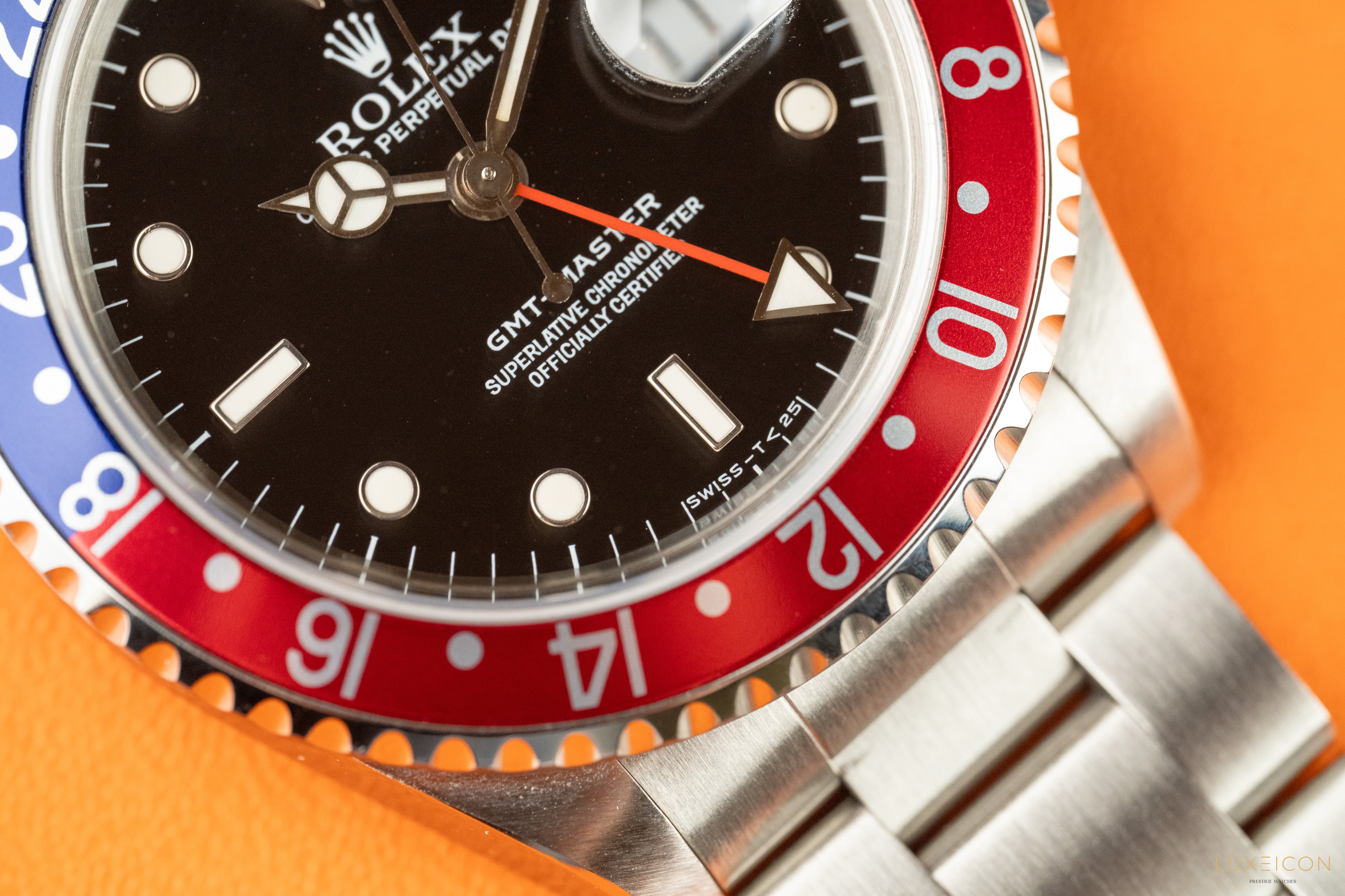 Rolex GMT-Master 40mm 16700 Pepsi Bezel Steel Black Dial 1991