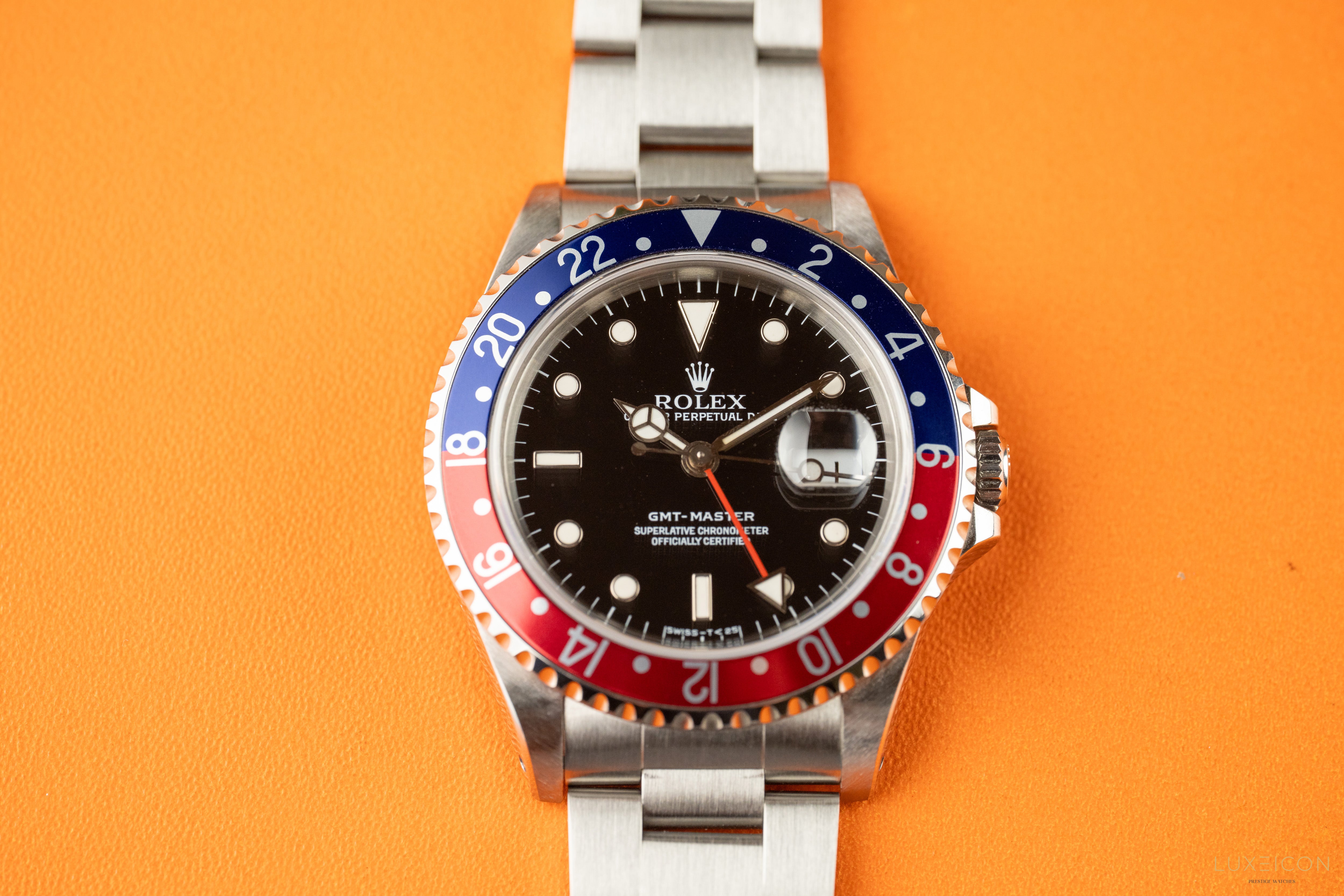 Rolex GMT-Master 40mm 16700 Pepsi Bezel Steel Black Dial 1991