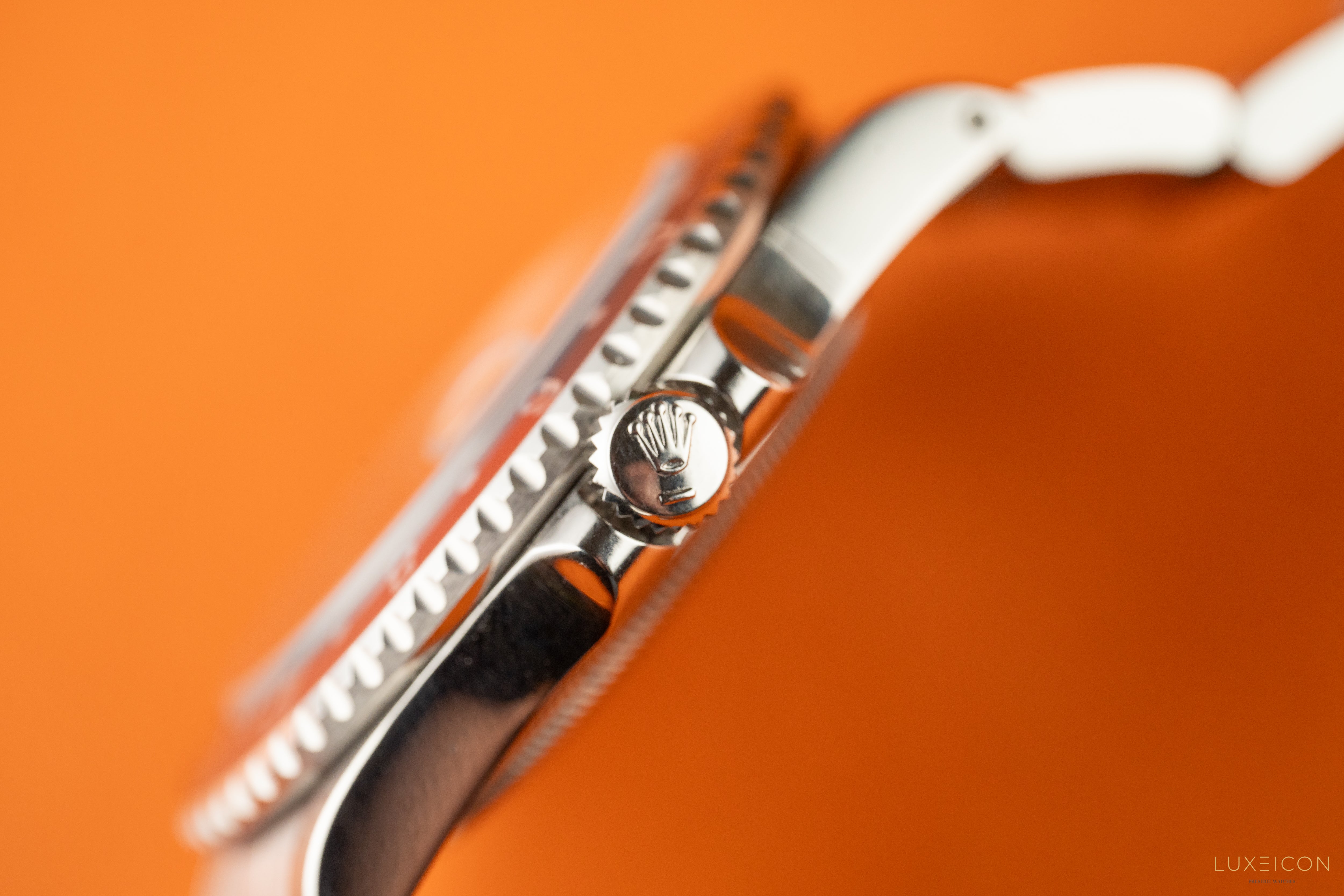 Rolex GMT-Master 40mm 16700 Pepsi Bezel Steel Black Dial 1991