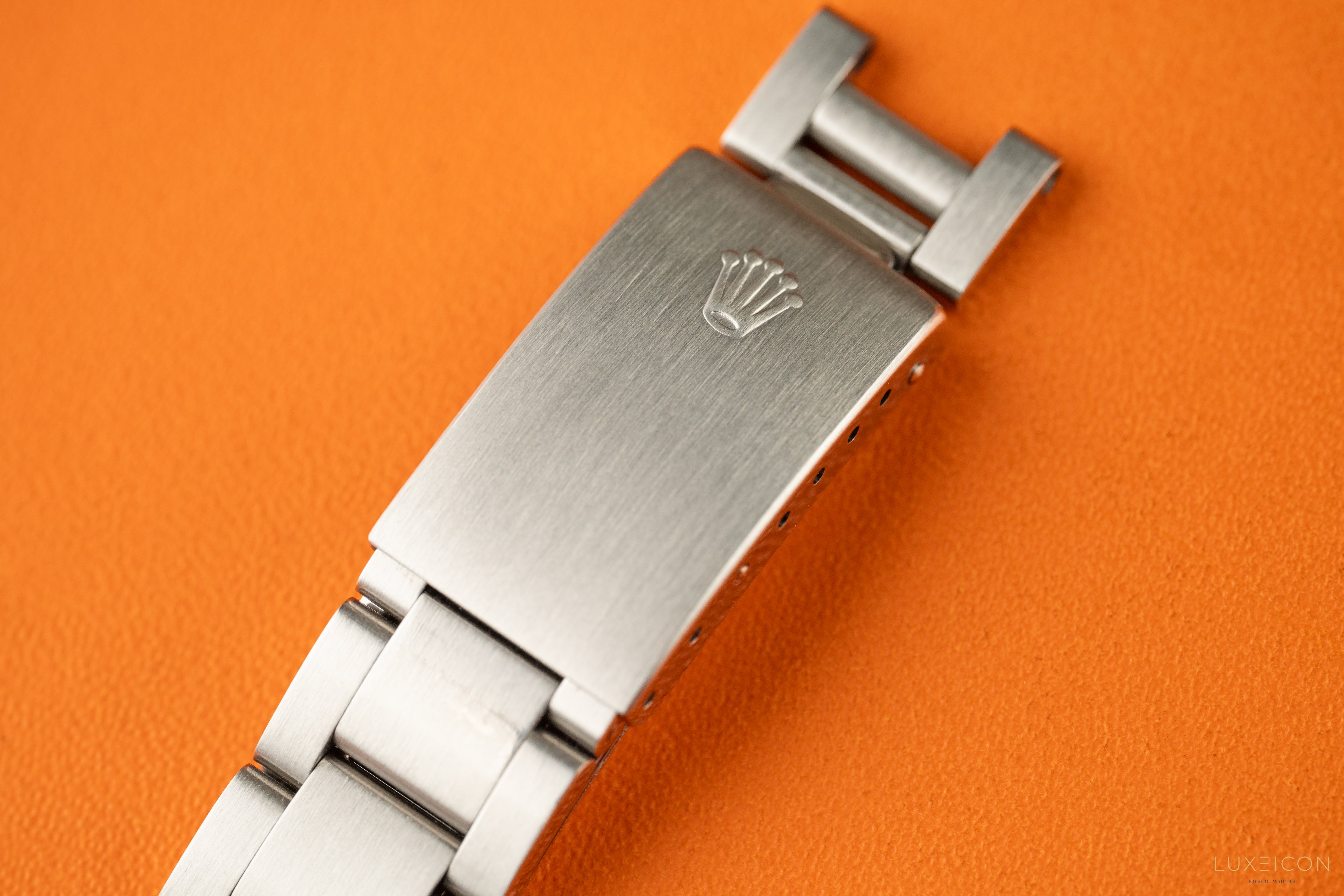 Rolex GMT-Master 40mm 16700 Pepsi Bezel Steel Black Dial 1991