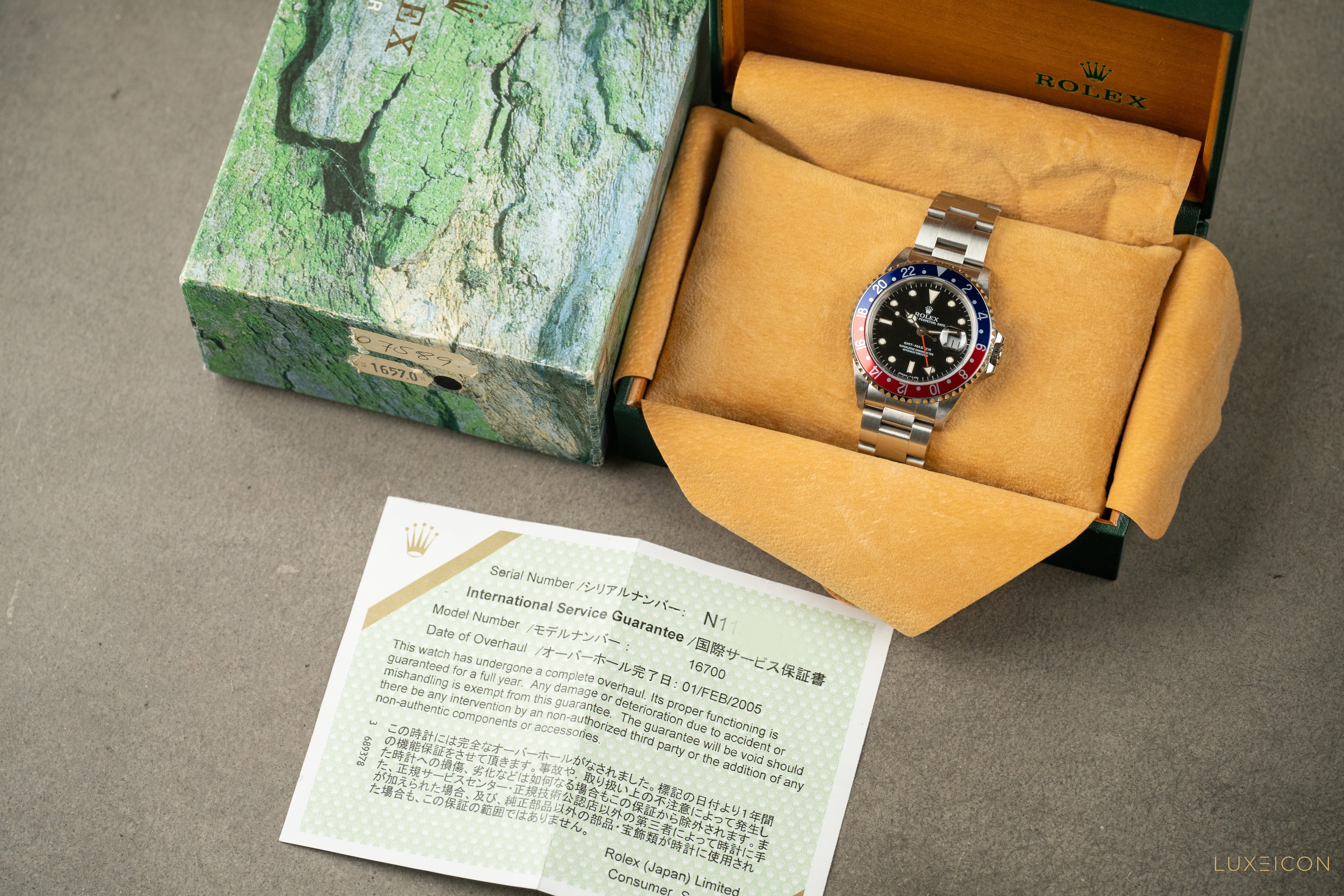 Rolex GMT-Master 40mm 16700 Pepsi Bezel Steel Black Dial 1991