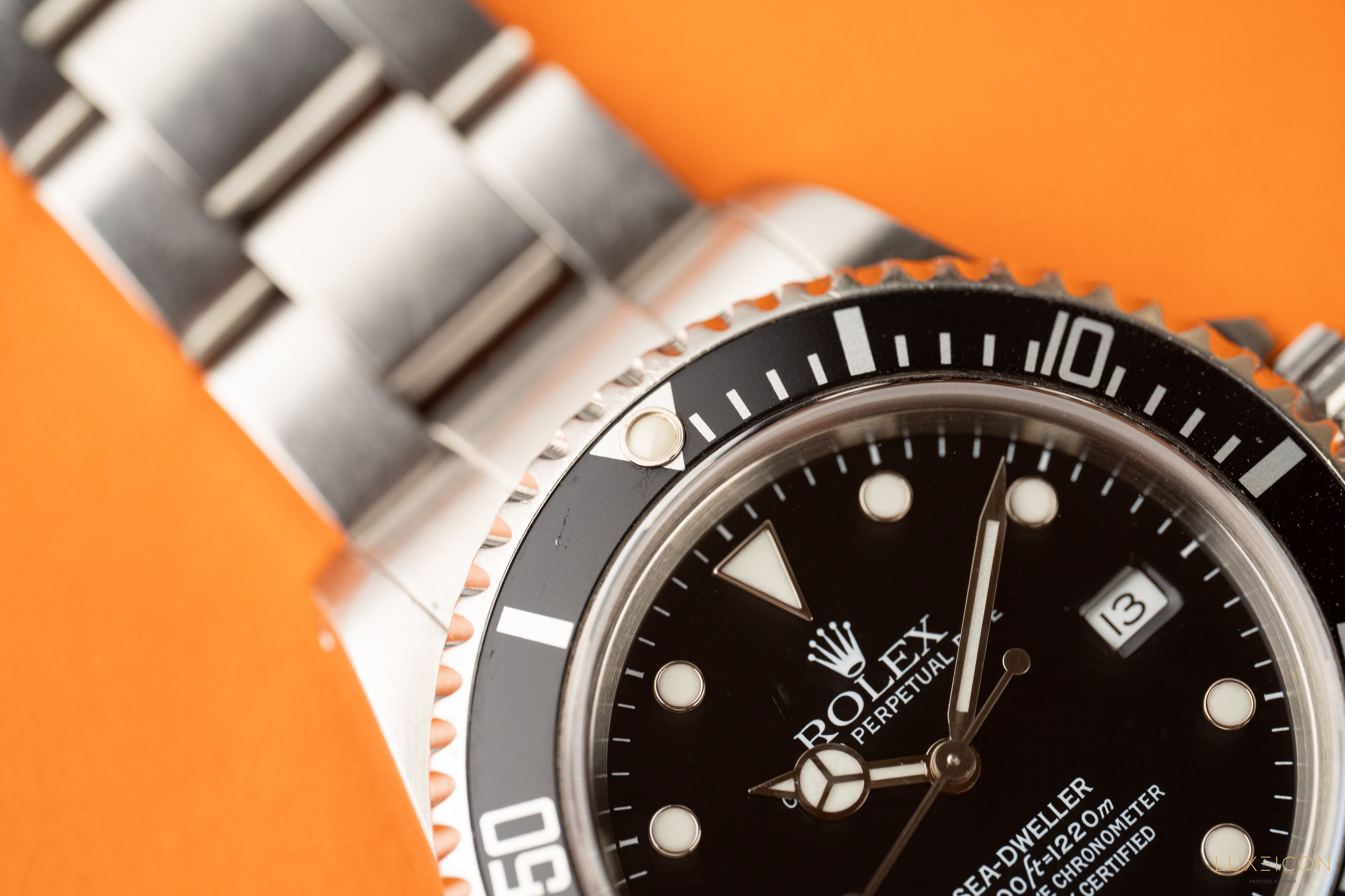 Rolex Sea-Dweller 4000 40mm Stainless Steel Black dial 16600 2001 Fullset