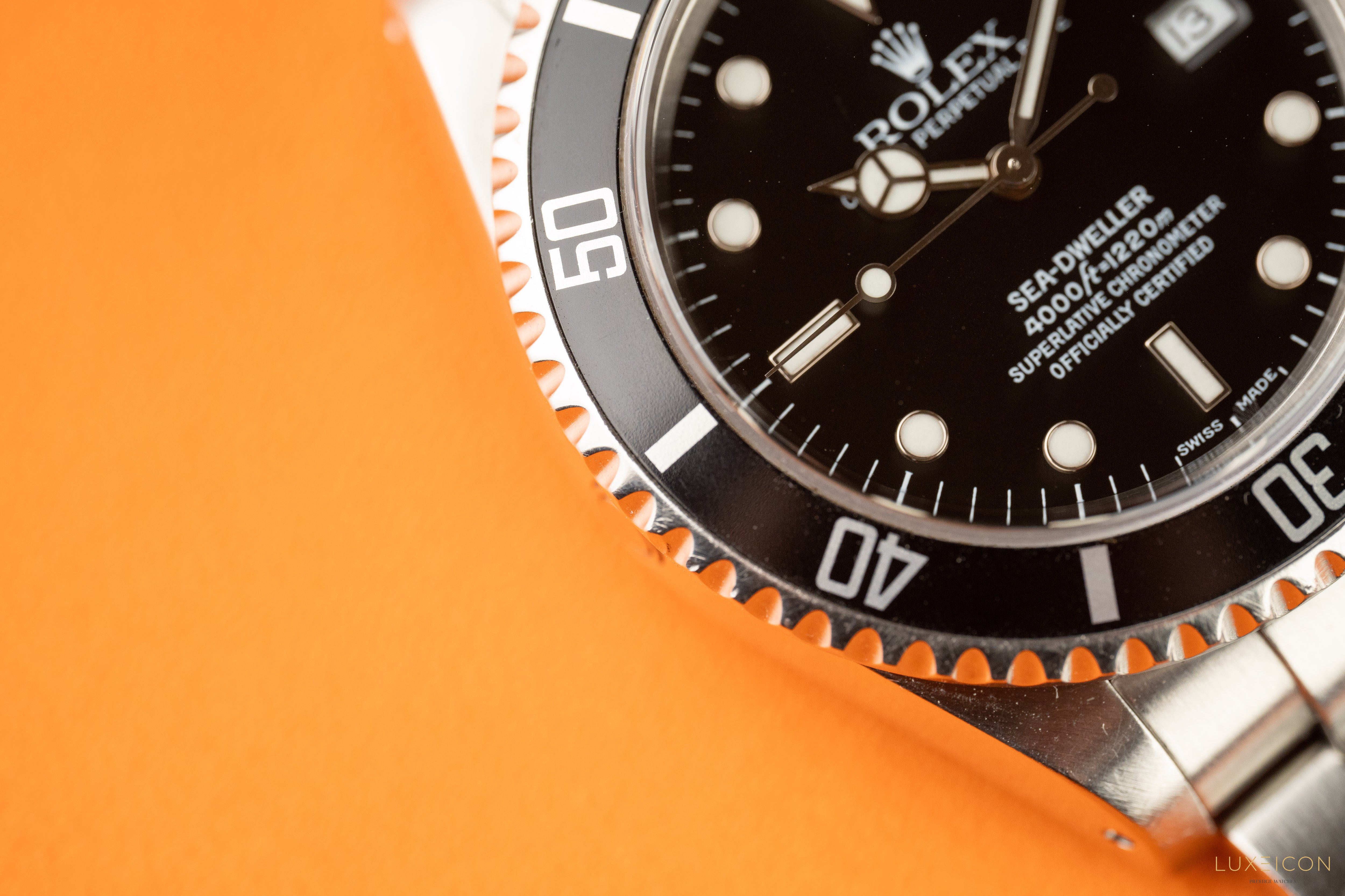 Rolex Sea-Dweller 4000 40mm Stainless Steel Black dial 16600 2001 Fullset