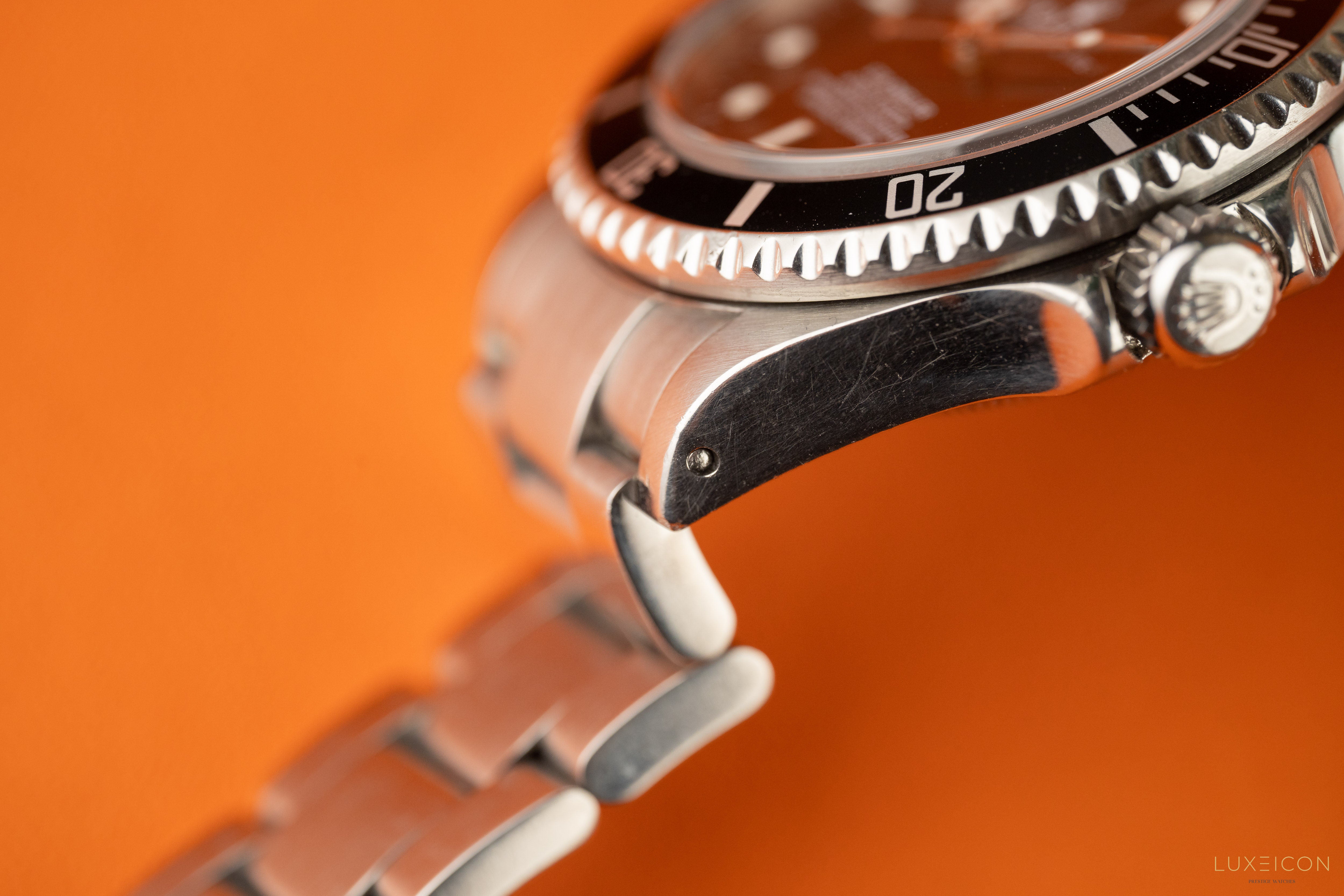 Rolex Sea-Dweller 4000 40mm Stainless Steel Black dial 16600 2001 Fullset