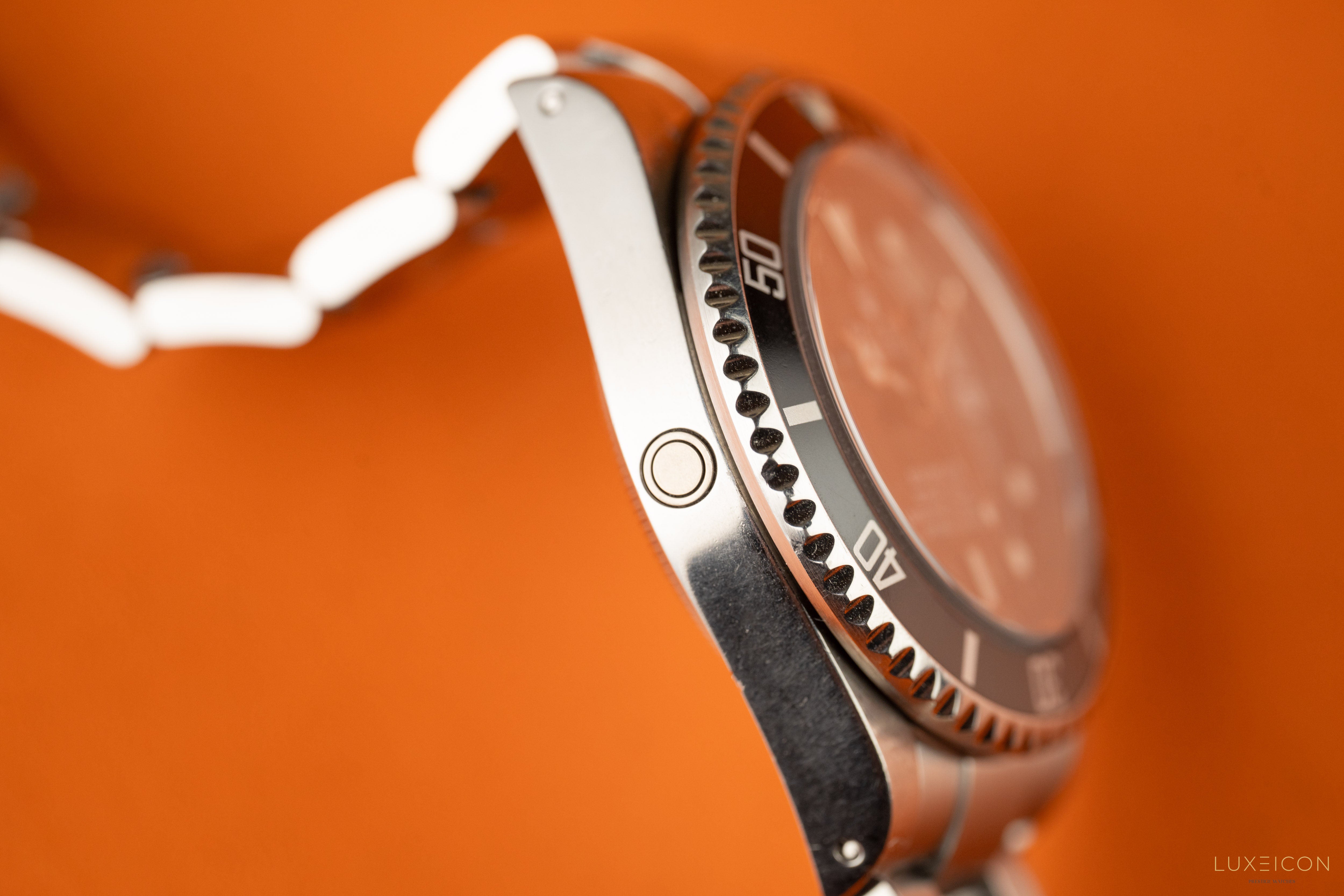 Rolex Sea-Dweller 4000 40mm Stainless Steel Black dial 16600 2001 Fullset