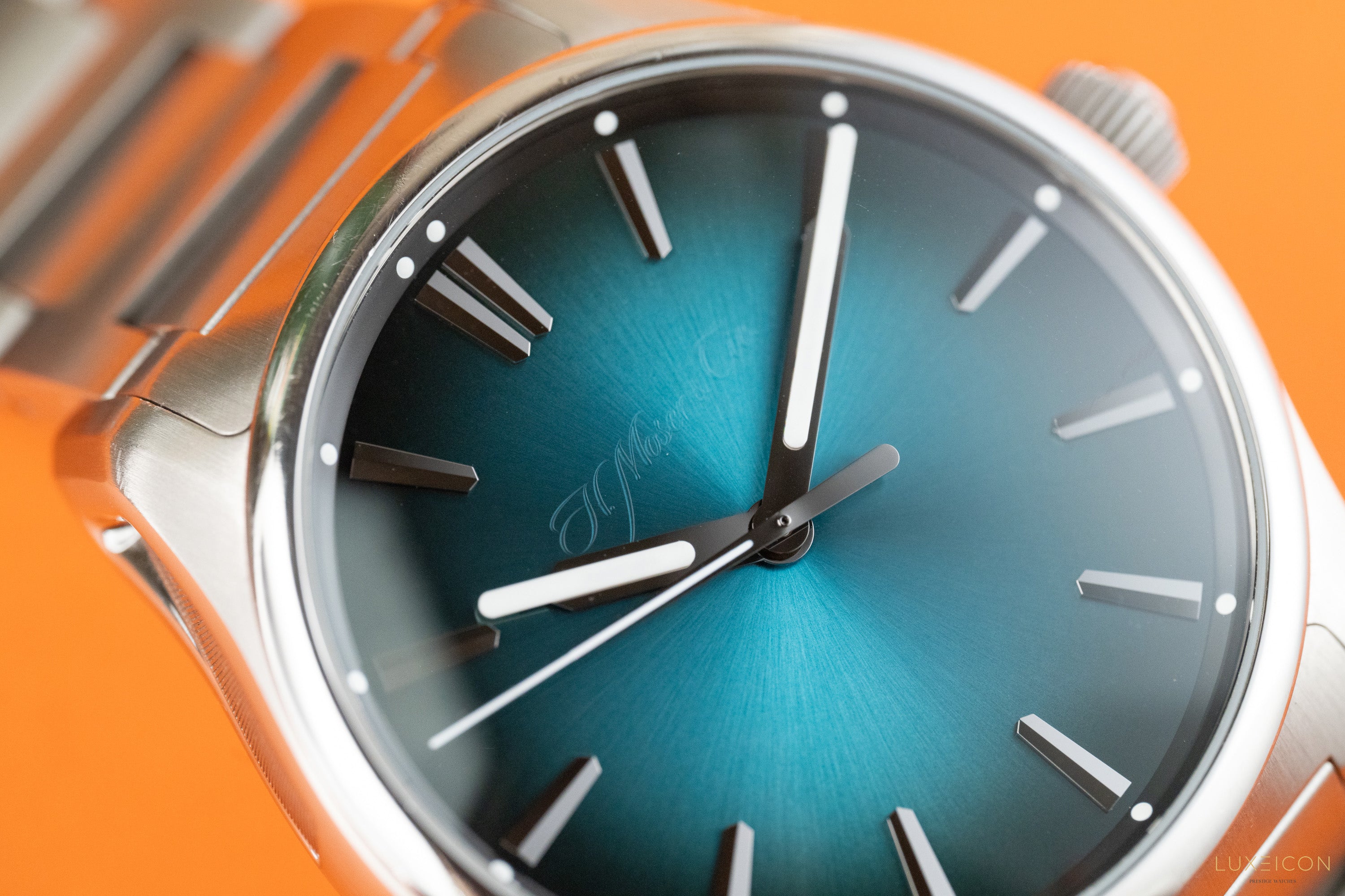 H.Mose & Cie. Pioneer Centre Seconds Mega Cool Blue Lagoon 3200-1214
