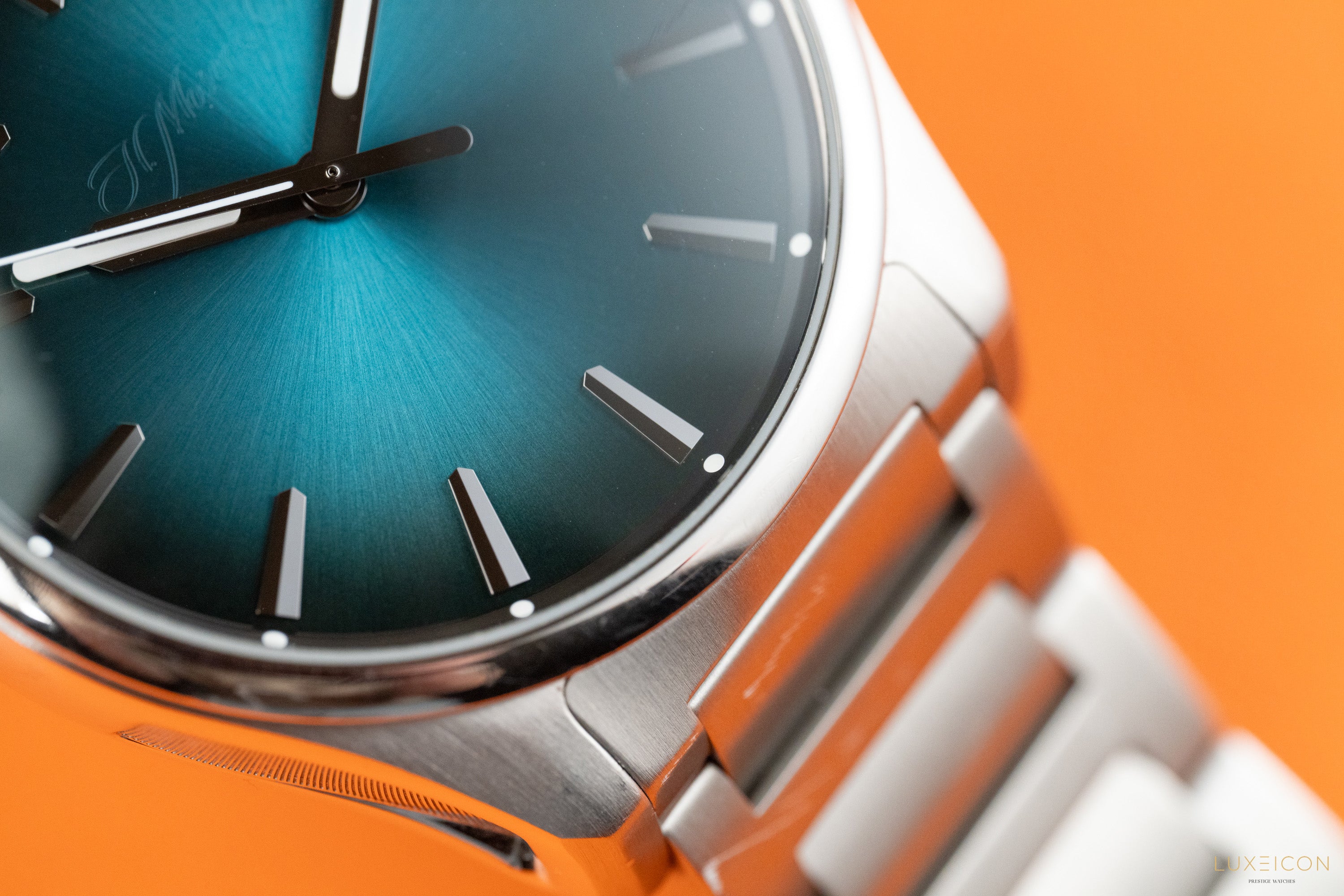 H.Mose & Cie. Pioneer Centre Seconds Mega Cool Blue Lagoon 3200-1214
