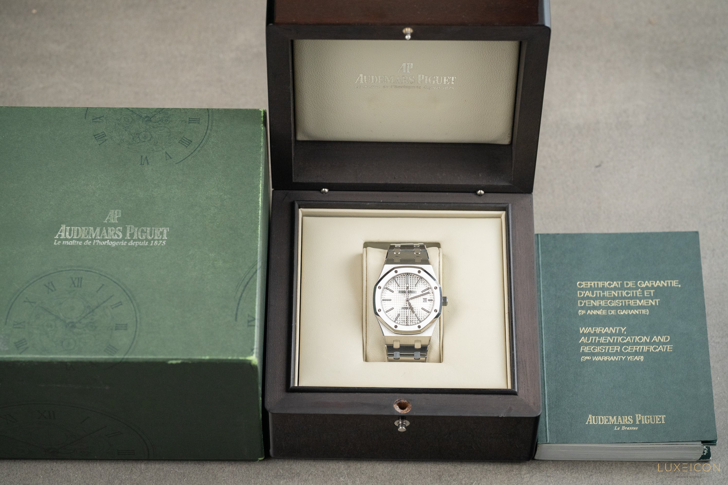 Audemars Piguet Royal Oak Selfwinding 41mm Stainless Steel White Dial 15400ST 2014