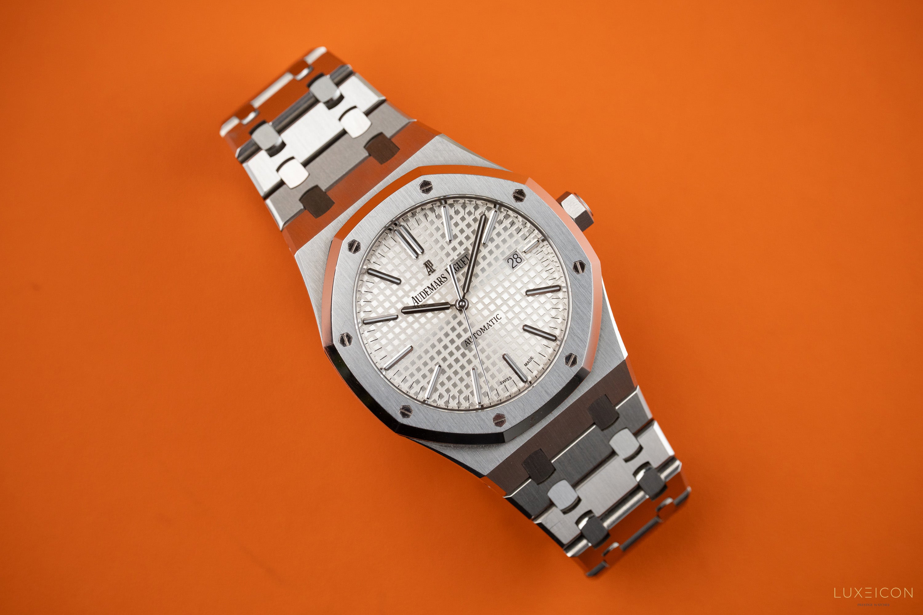 Audemars Piguet Royal Oak Selfwinding 41mm Stainless Steel White Dial 15400ST 2014