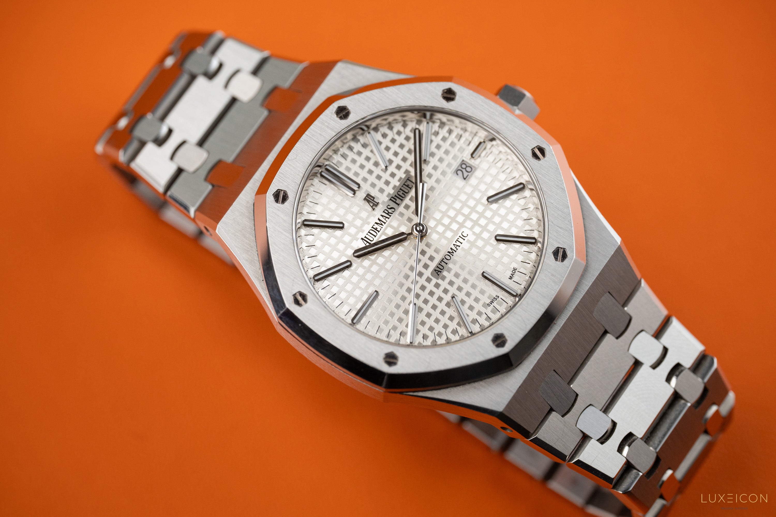 Audemars Piguet Royal Oak Selfwinding 41mm Stainless Steel White Dial 15400ST 2014