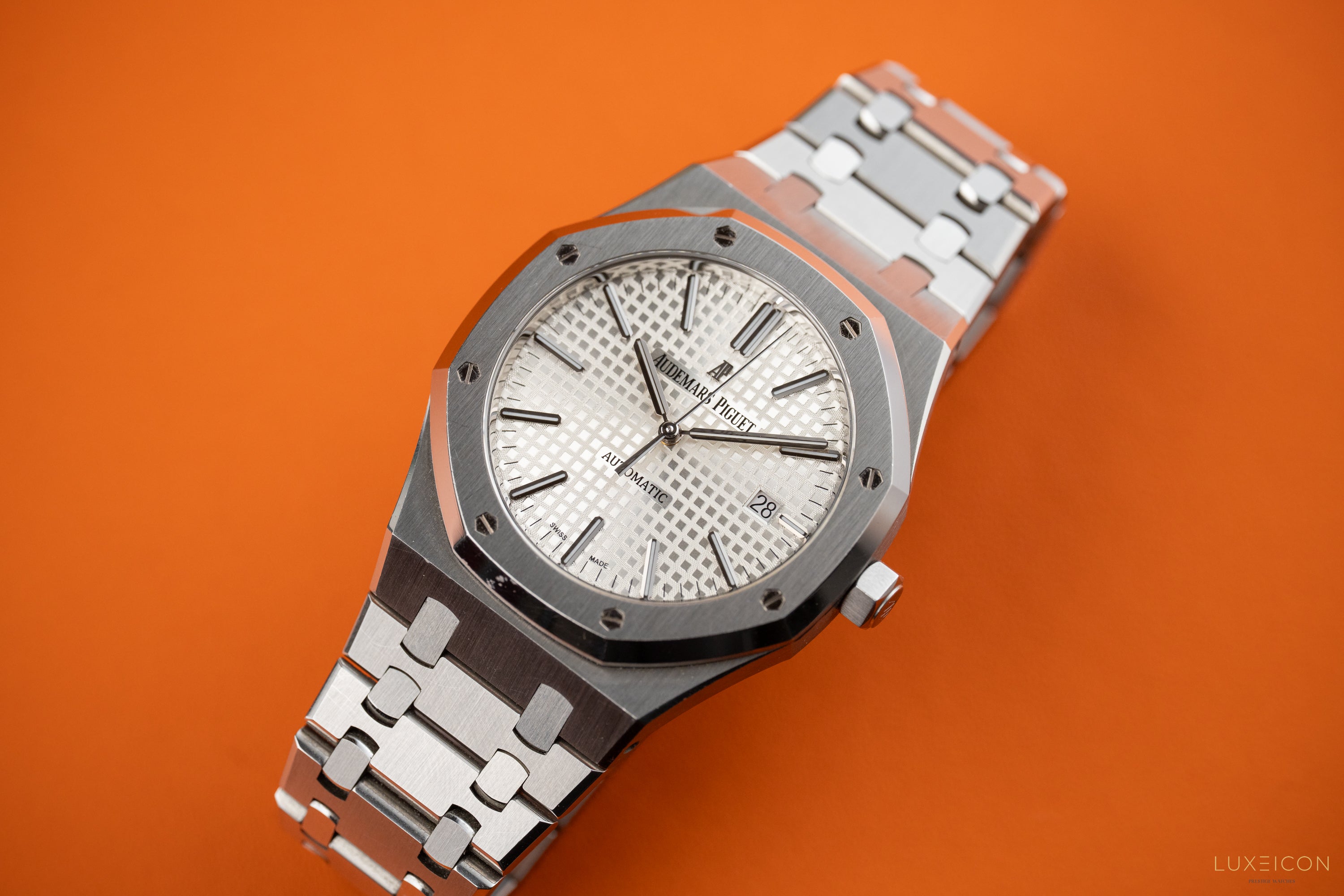 Audemars Piguet Royal Oak Selfwinding 41mm Stainless Steel White Dial 15400ST 2014