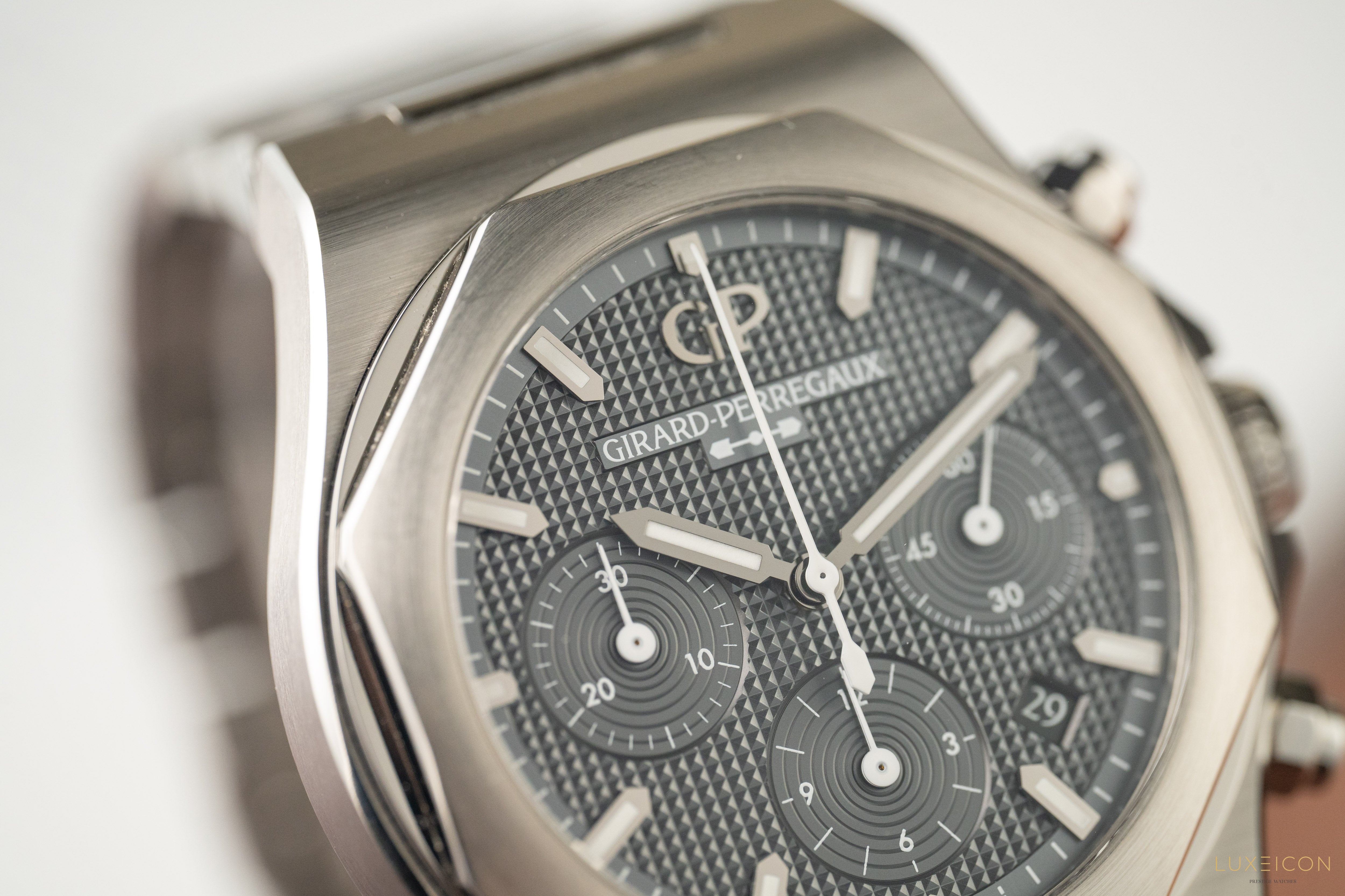 Girard Perregaux Laureato 81020-21-3263-1CM Automatic Titanium 2024