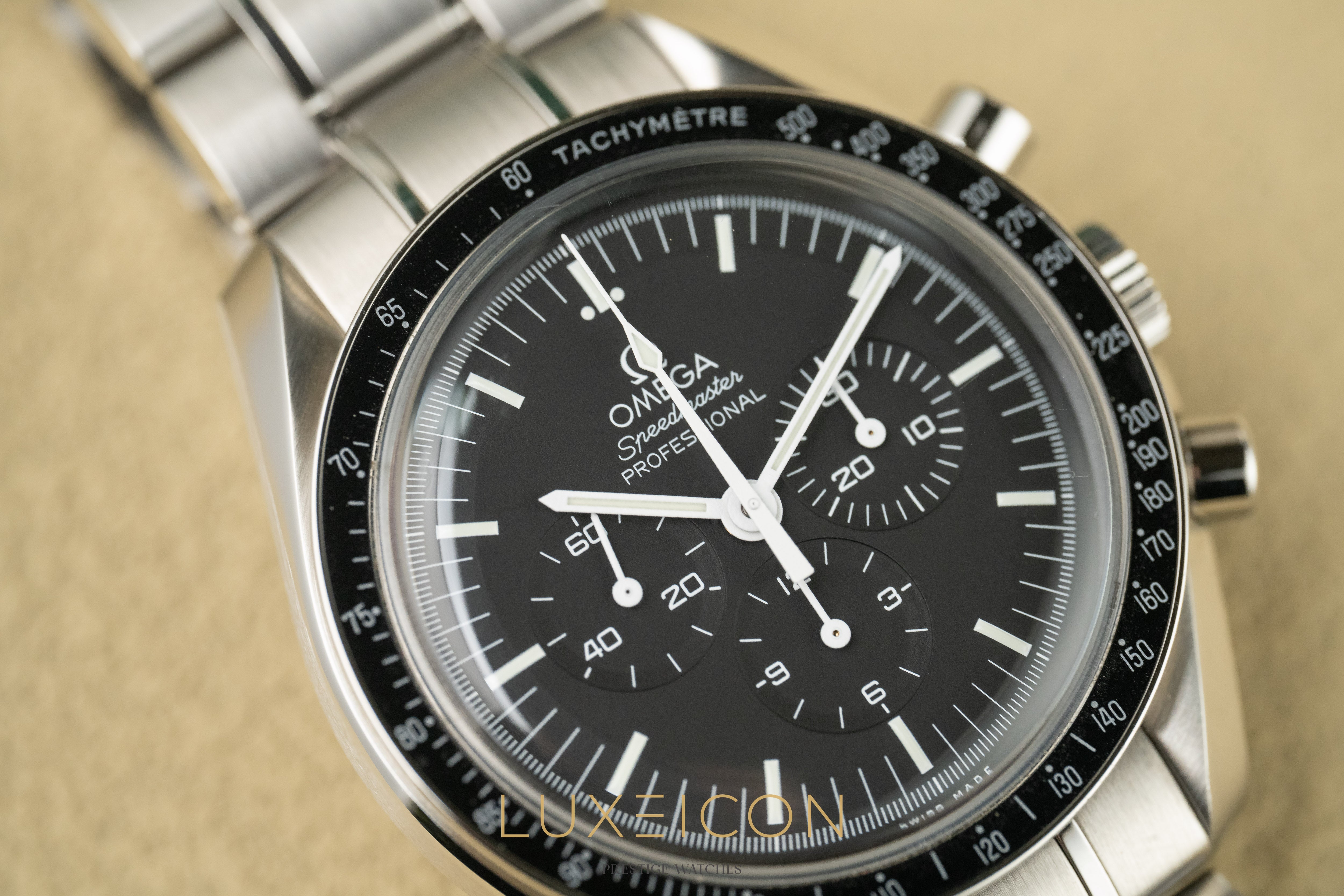Omega Speedmaster Professional Moonwatch Hesalite Big Box Presentation 2021