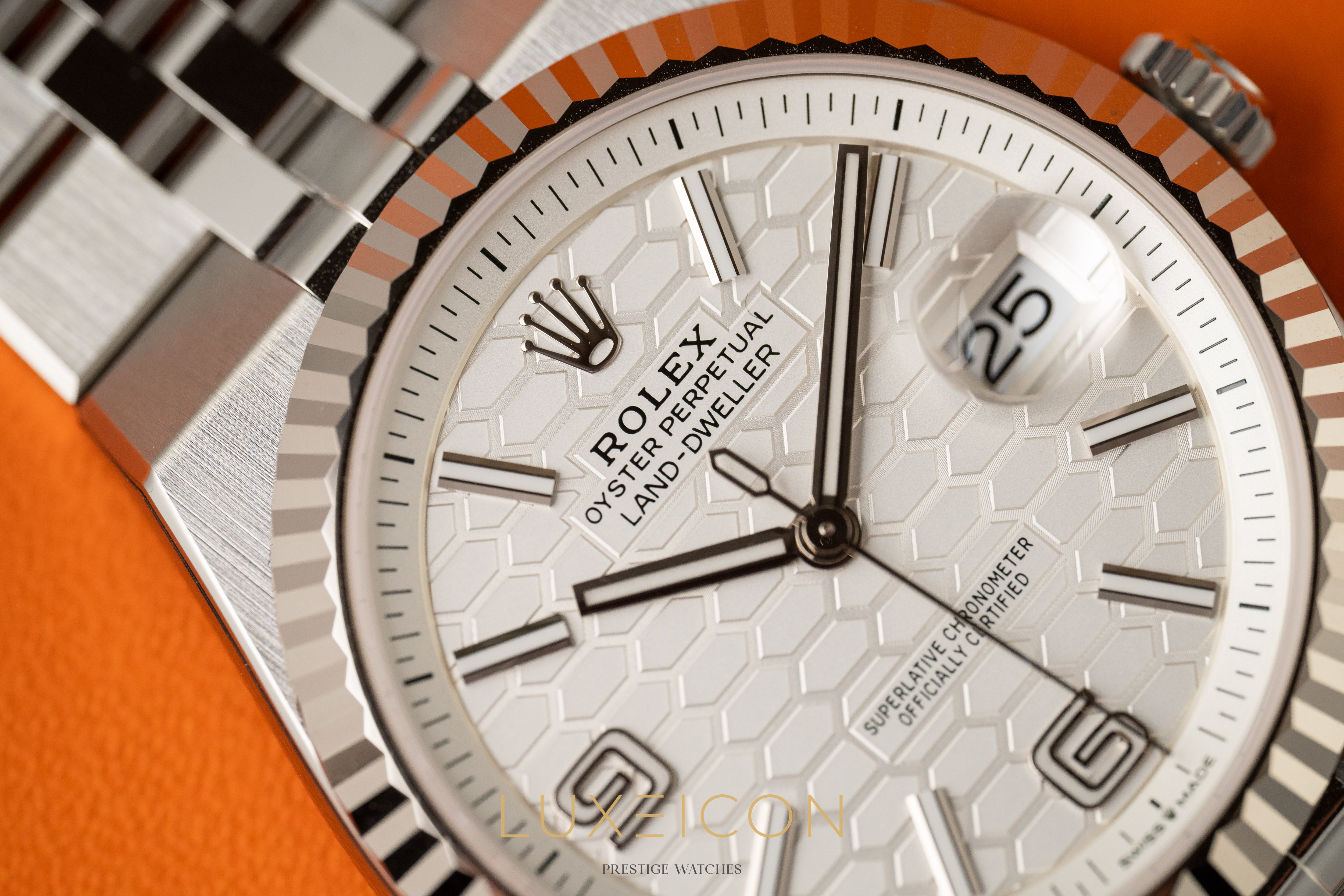 Rolex Land Dweller Oystersteel White Gold 40mm White Honeycomb Motif Dial 127334 2026