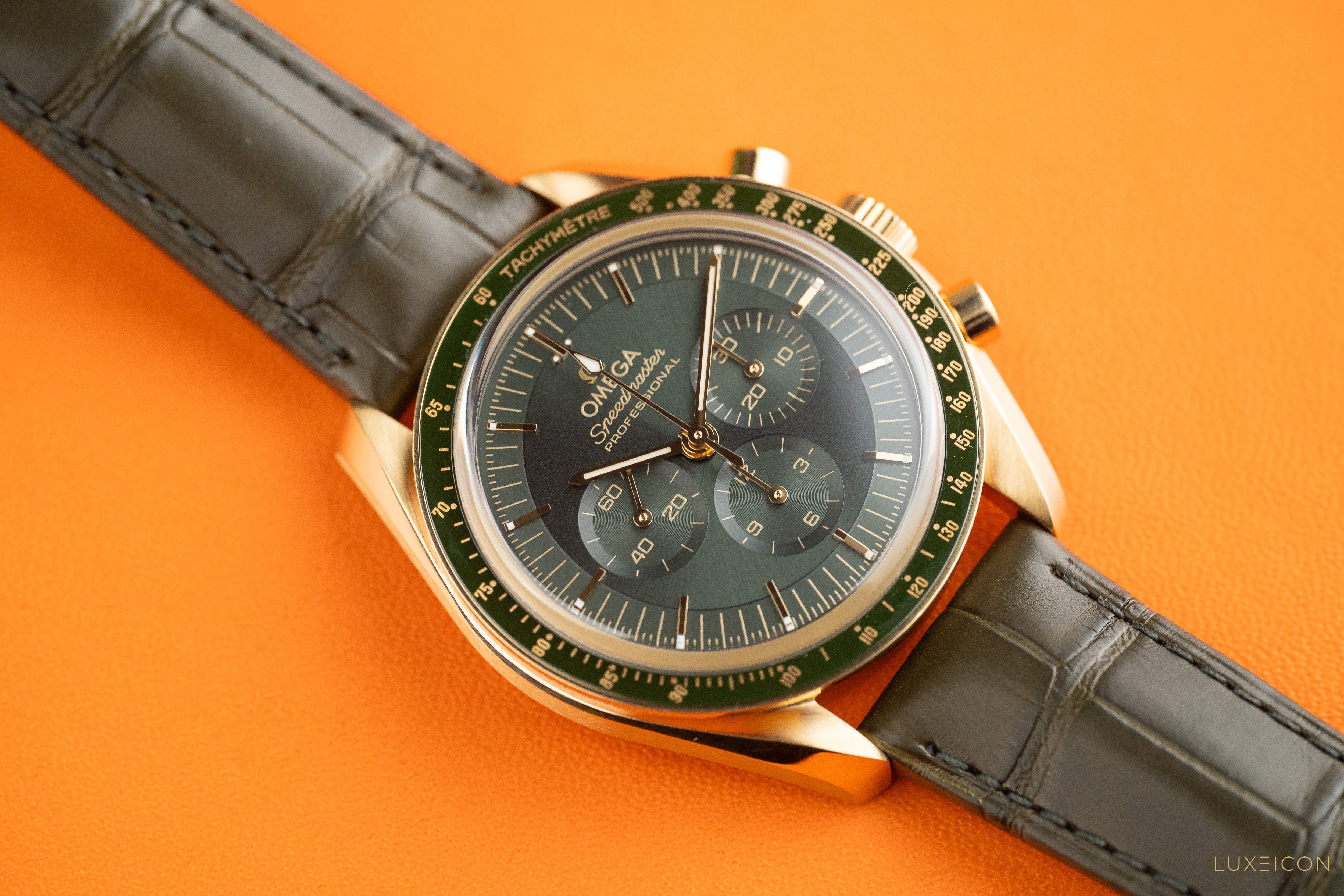Omega Speedmaster Moonshine Gold on leather strap 310.63.42.50.10.001 Manual winding